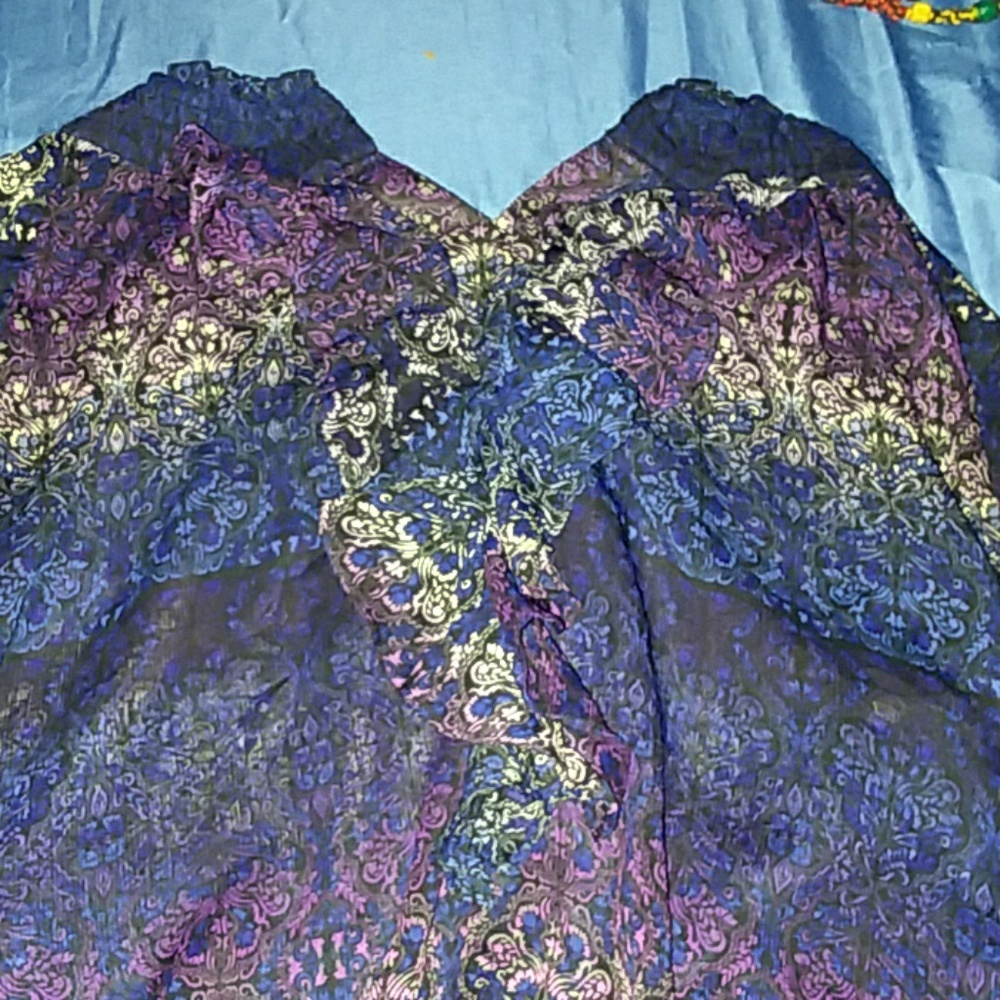 Blouse - Picture 2 of 6